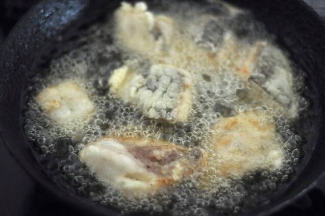 鯛の唐揚げ　新玉パセリソースの作り方の手順3