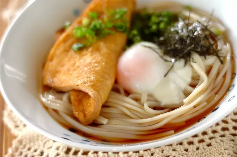 冷やし月見きつねうどん レシピ 作り方 E レシピ 料理のプロが作る簡単レシピ