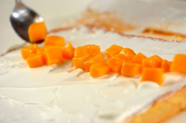 マンゴーロールケーキの作り方の手順13