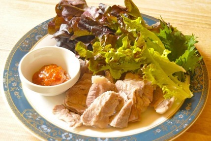 香味みそ香る！ゆで豚レタス包み