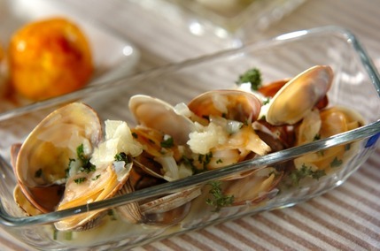 アサリのガーリック白ワイン蒸し