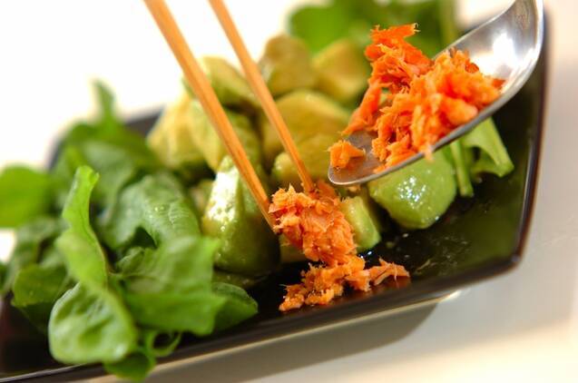 鮭とアボカドのサラダの作り方の手順4