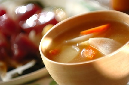 ジャガイモと根菜のみそ汁