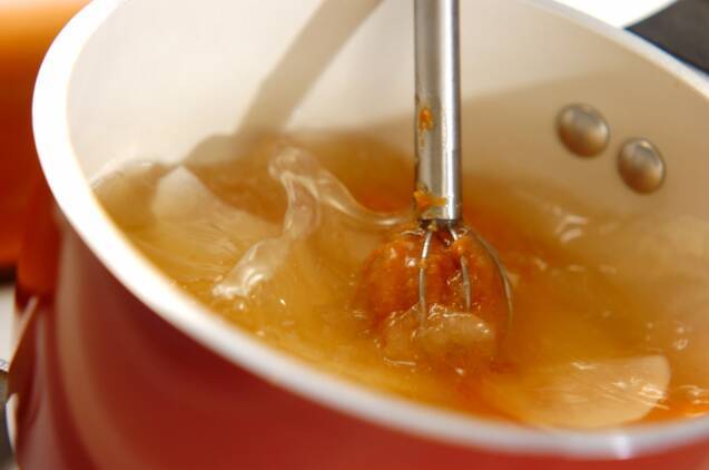 ジャガイモと根菜のみそ汁の作り方の手順2