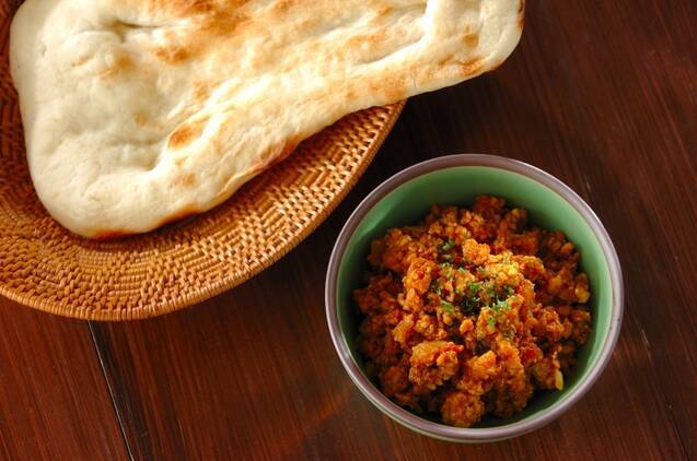 水煮トマト缶とスパイスで作る鶏ひき肉のインドカレー