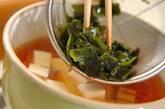 シンプルが一番！わかめスープ 旨み広がる by近藤 瞳さんの作り方4