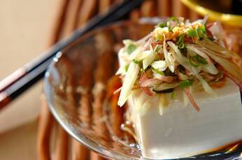 薬味たっぷり冷や奴