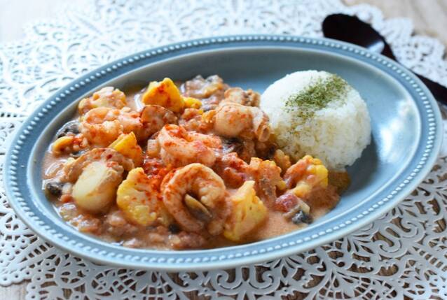 エビとホタテのトマトクリーム煮 コンニャクライス添えの作り方の手順12