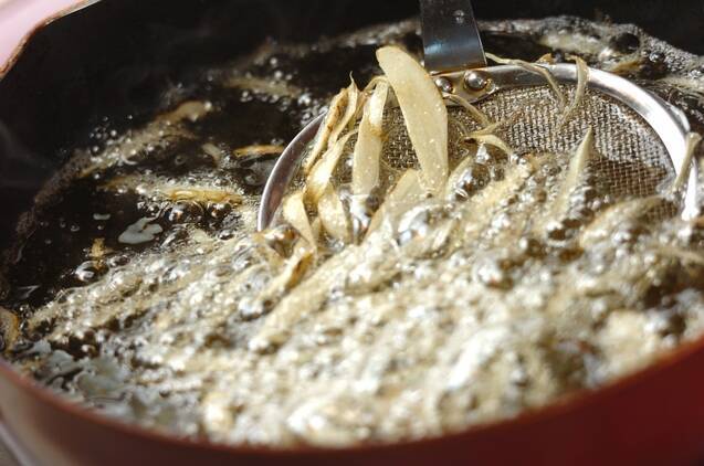 揚げゴボウのきんぴらの作り方の手順2