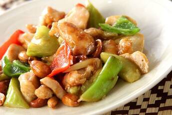 鶏肉のナッツ炒め