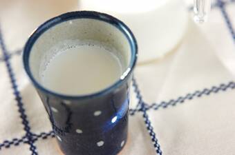 甘酒の牛乳割り