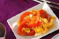 ゴマ油の香りがたまらない！トマトと卵の中華炒め