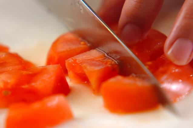 トマトとチーズのおかか和えの作り方の手順1
