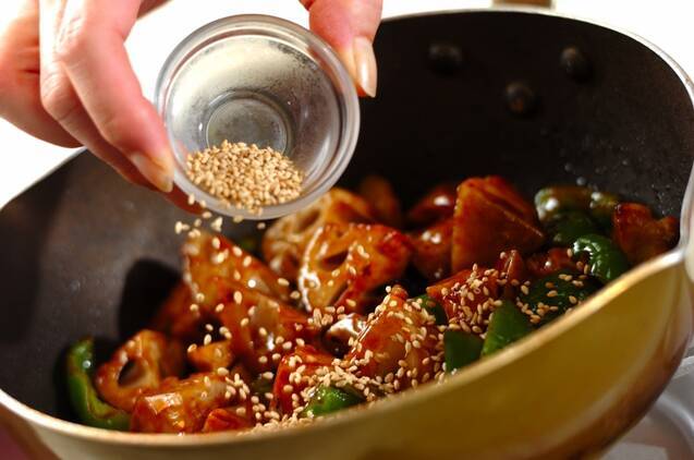 レンコンの甜麺醤炒めの作り方の手順4