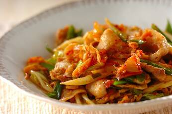 白菜の人気レシピ 豚バラのキムチ炒め by山下 和美さん