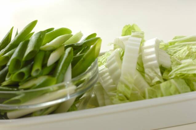 白菜の人気レシピ 豚バラのキムチ炒め by山下 和美さんの作り方の手順2