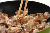 白菜の人気レシピ 豚バラのキムチ炒め by山下 和美さんの作り方1