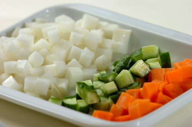コロコロ野菜の塩麹和えの作り方の手順1