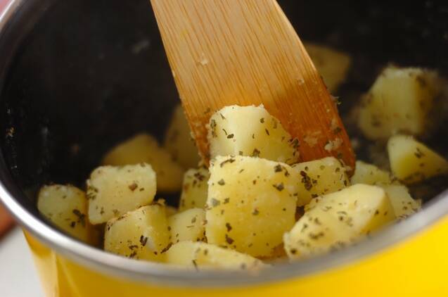バジル粉ふき芋の作り方の手順4