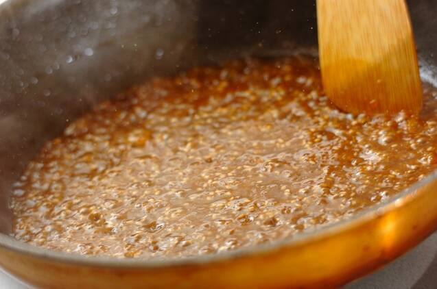 作り置き！焼き肉のタレでチキンロコモコの作り方の手順7