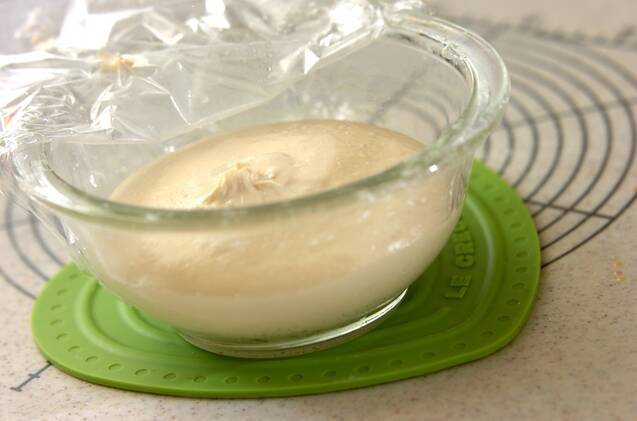 ホワイトベリーのツイストリングパンの作り方の手順4