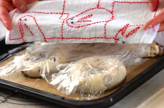 ホワイトベリーのツイストリングパンの作り方の手順7