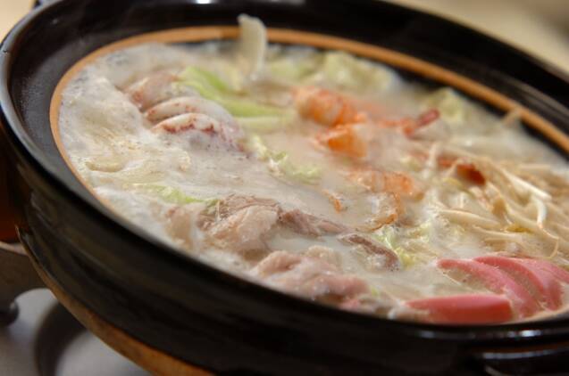 魚介たっぷり！ちゃんぽん風鍋の作り方の手順8