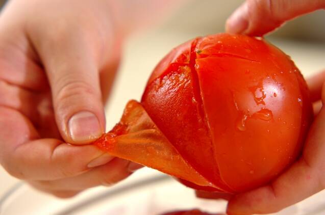 トマトとミックスビーンズのビネガーサラダの作り方の手順1