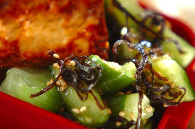 キュウリの塩昆布和え