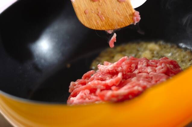 時短で作れる 簡単昼食 皮なし餃子丼 by森岡 恵さんの作り方の手順1