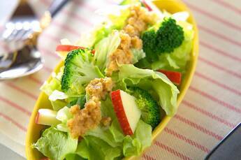 シンプル野菜サラダ