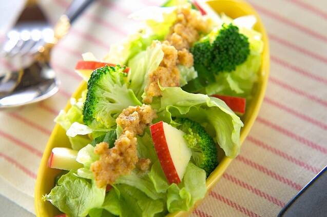 シンプル野菜サラダ