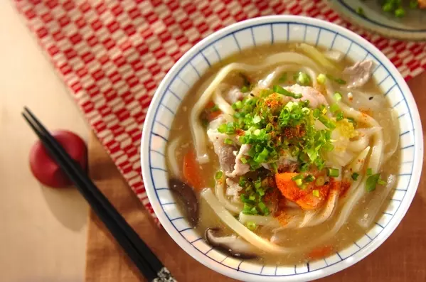 体の芯から温まる！みそ煮込みうどん