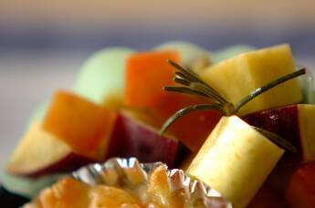 サツマイモとリンゴのハチミツ煮