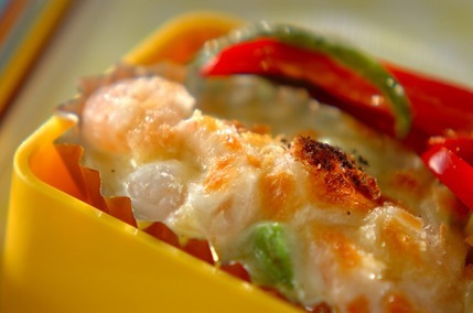 エビとアボカドのグラタン