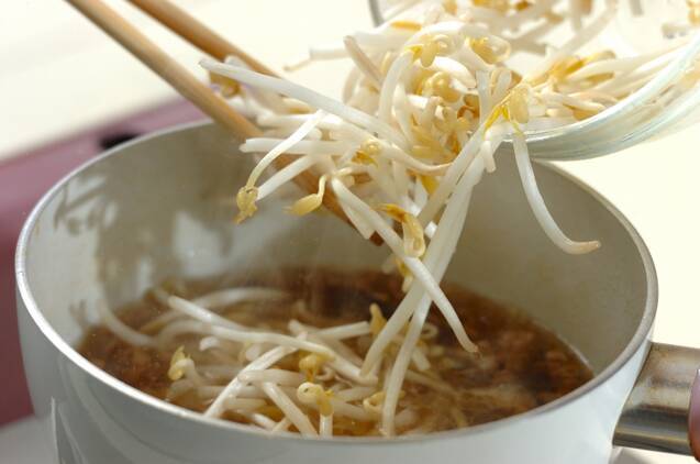 豚ひき肉とモヤシのスープの作り方の手順5