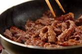 牛肉とレンコンのオイスター炒めの作り方3