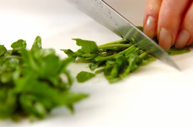 ささ身とクレソンの春巻きの作り方の手順1