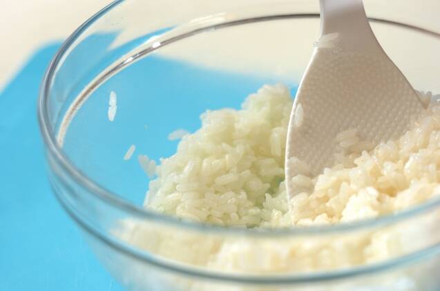 市販品活用で簡単！恵方巻きの作り方の手順3