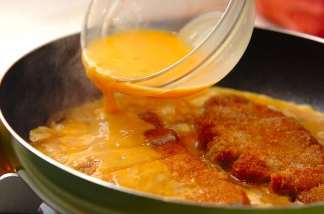 本当に美味しい定番のカツ丼の作り方の手順6