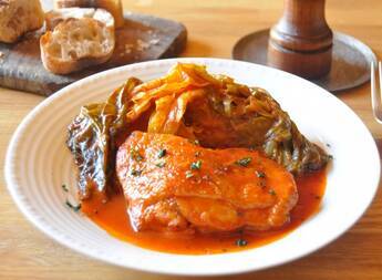 鶏肉と春キャベツのトマト煮　by 保田美幸さん