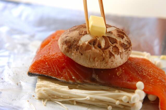 鮭のバターしょうゆ焼きの作り方の手順2