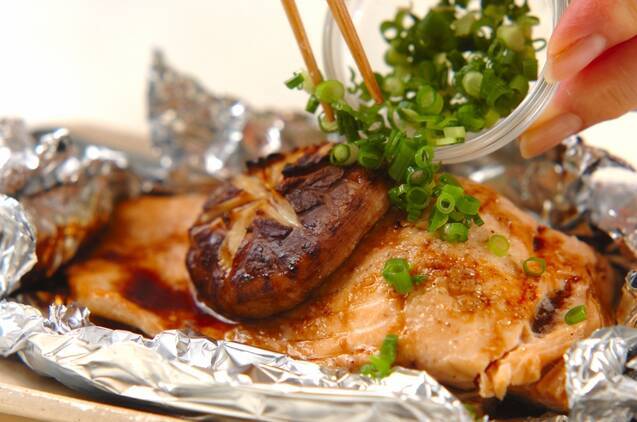 鮭のバターしょうゆ焼きの作り方の手順3