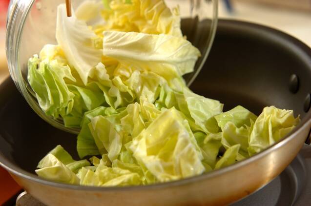 キャベツのペペロンチーノの作り方の手順2