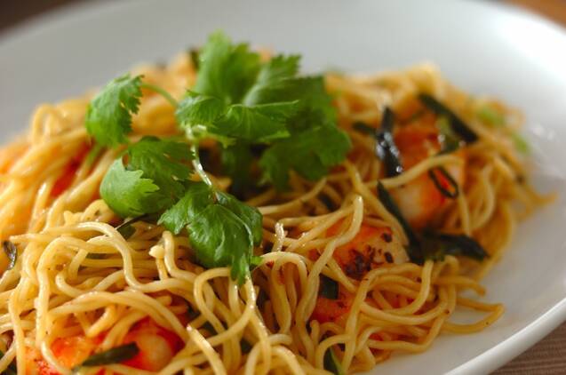 エビとニラの焼きそば