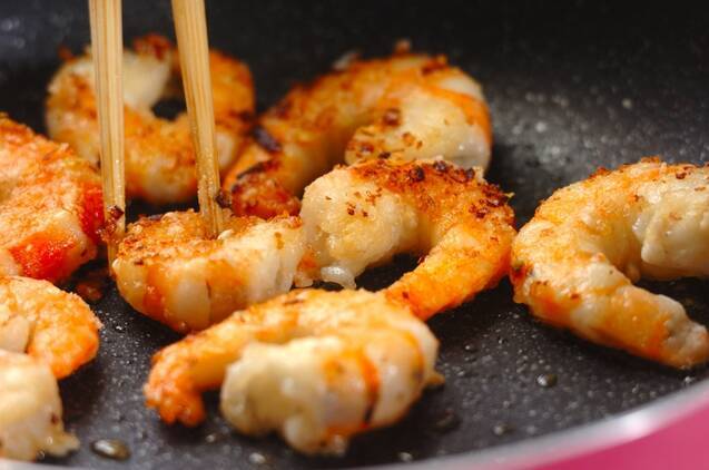 エビとニラの焼きそばの作り方の手順3