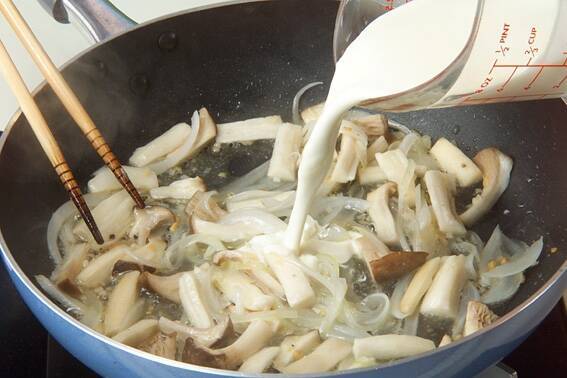 簡単クリームペンネの作り方の手順6