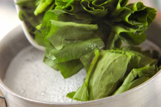 焼きハラスのバターじょうゆパスタの作り方の手順2