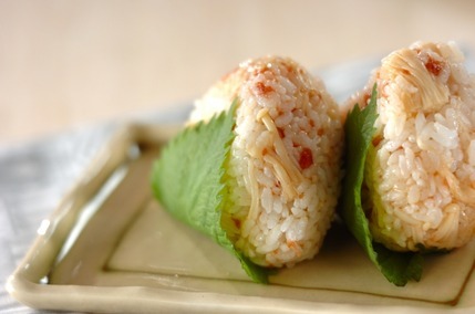 エノキと梅のおにぎり