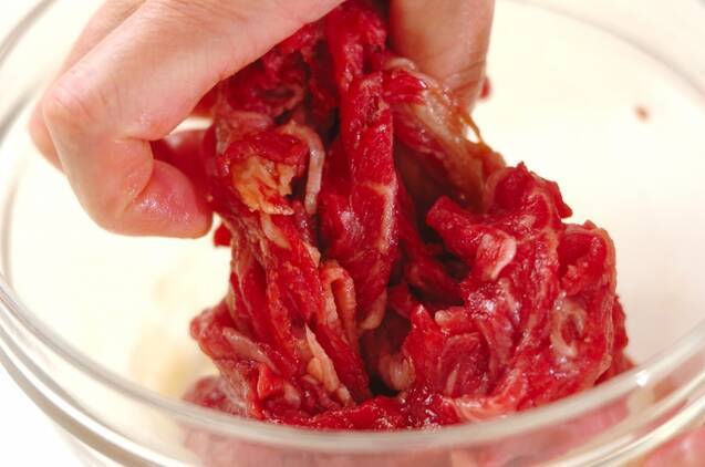 牛肉とピーマンのオイスター炒めの作り方の手順1